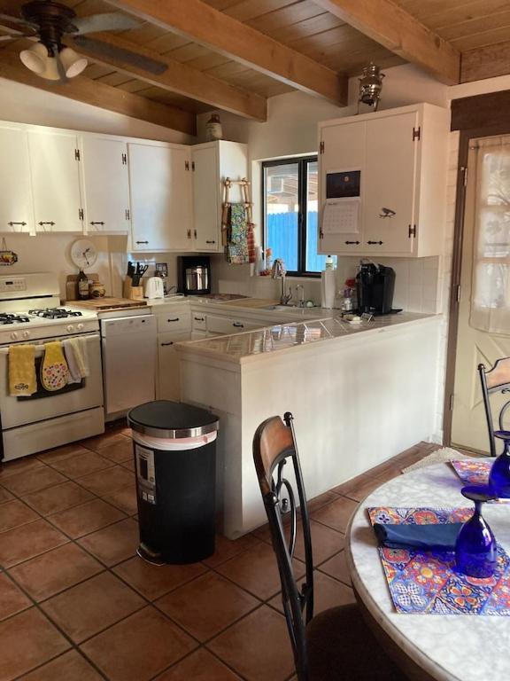 Casa Azul - Cute Centrally Located Adobe With Large Fenced Outdoor Living For Pets And Adults, Non-Smoking Тусон Экстерьер фото